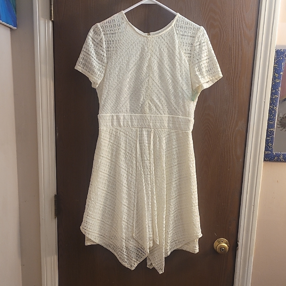 Elegant Cream Lace Dress